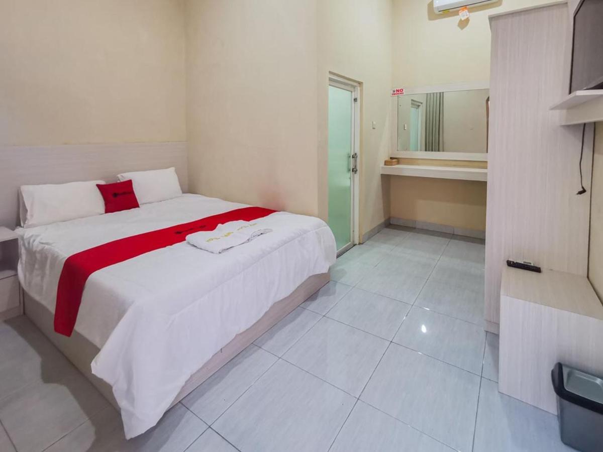 Reddoorz Near Pantai Pancer Door Pacitan Otel Dış mekan fotoğraf
