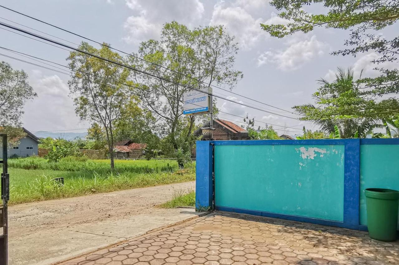Reddoorz Near Pantai Pancer Door Pacitan Otel Dış mekan fotoğraf