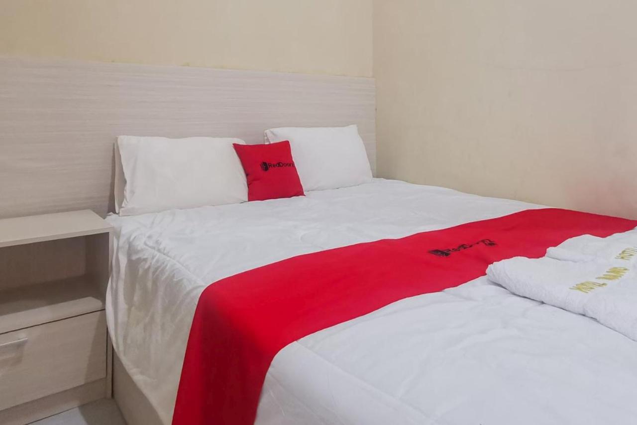 Reddoorz Near Pantai Pancer Door Pacitan Otel Dış mekan fotoğraf
