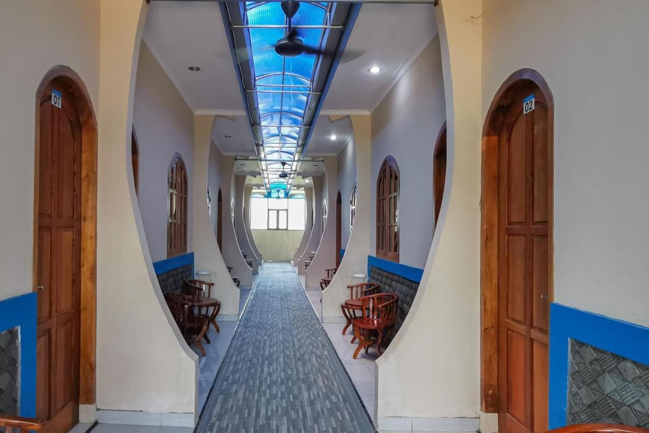 Reddoorz Near Pantai Pancer Door Pacitan Otel Dış mekan fotoğraf